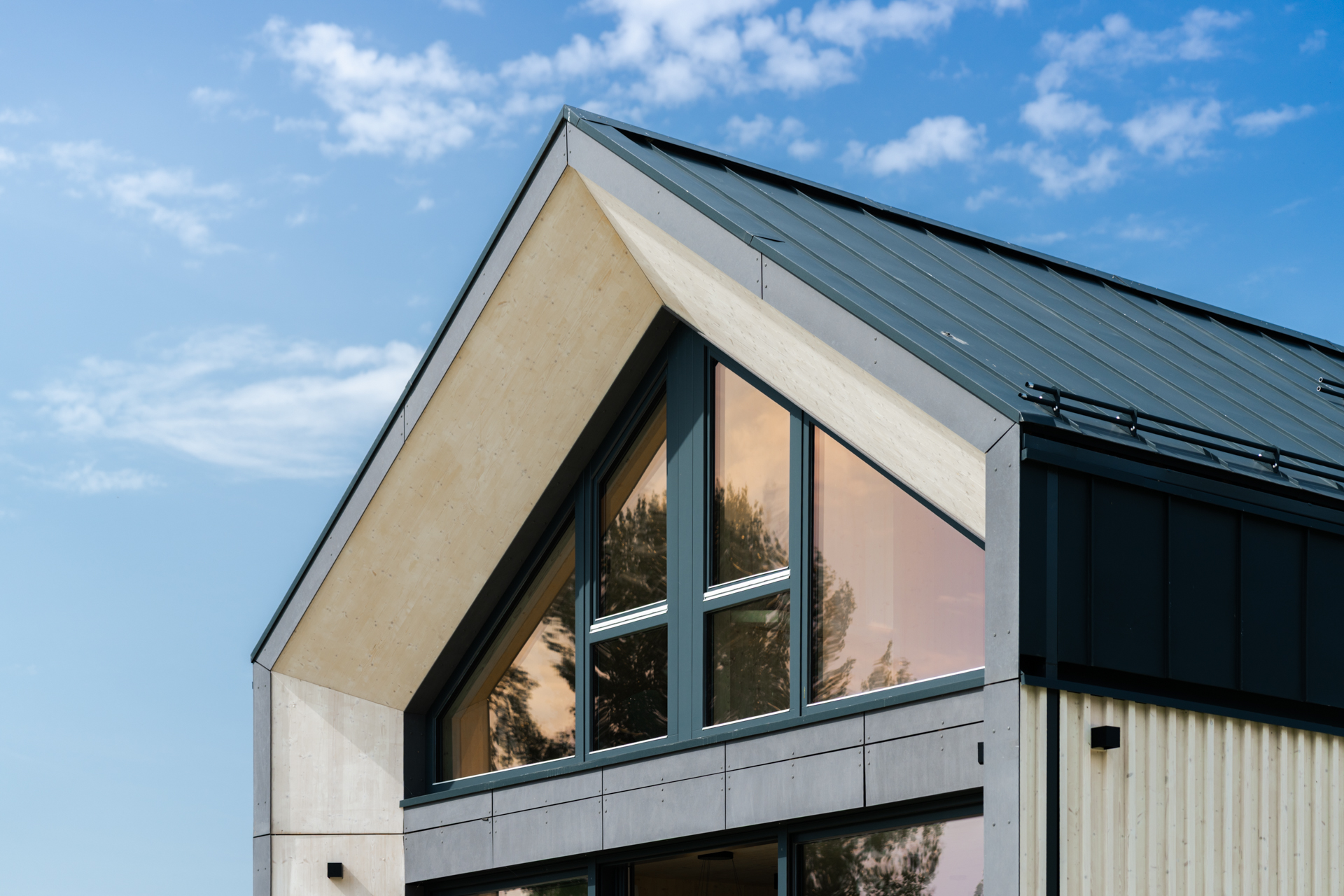 Großzügige Glasflächen Moderne Villa mit großen Glasflächen nahe dem Balaton